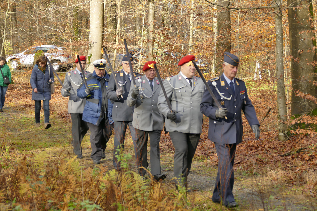 Einmarsch der Ehrenwache der Reservistenkameradschaft Tauberbischofsheim