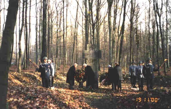 Volkstrauertag 2000 Kranzniederlegung